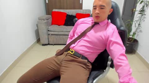 Snapshot of sebastian_oconnor77 chatting on 01-21-25, 03:10 juan sebastian online show from 01-21-25, 03:10