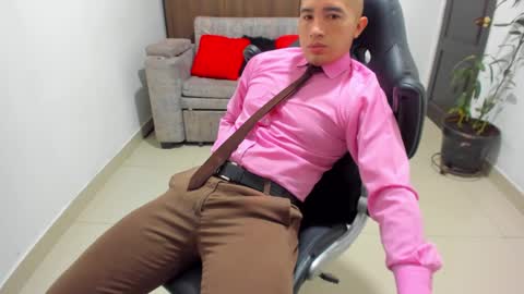 Snapshot of sebastian_oconnor77 chatting on 01-25-25, 12:37 juan sebastian online show from 01-25-25, 12:37