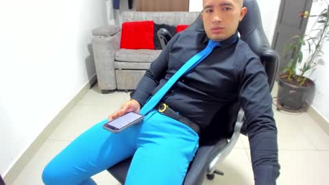 Snapshot of sebastian_oconnor77 chatting on 01-28-25, 12:11 juan sebastian online show from 01-28-25, 12:11