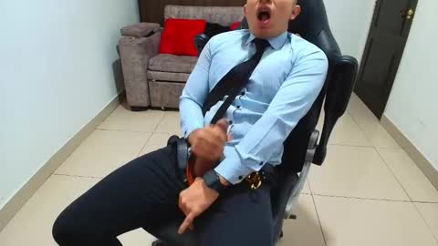 Snapshot of sebastian_oconnor77 chatting on 02-12-25, 01:37 juan sebastian online show from 02-12-25, 01:37