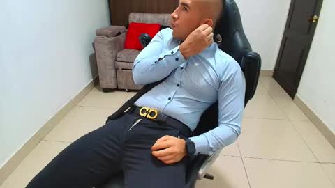 Snapshot of sebastian_oconnor77 chatting on 02-12-25, 05:05 juan sebastian online show from 02-12-25, 05:05