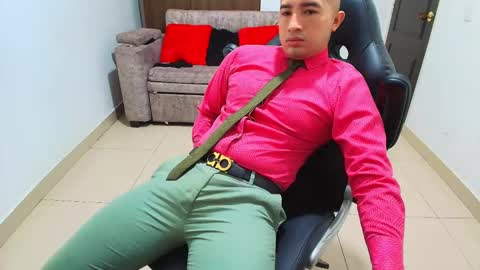 Snapshot of sebastian_oconnor77 chatting on 02-13-25, 12:21 juan sebastian online show from 02-13-25, 12:21