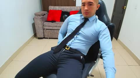 Snapshot of sebastian_oconnor77 chatting on 02-15-25, 12:54 juan sebastian online show from 02-15-25, 12:54