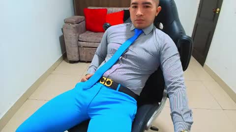 Snapshot of sebastian_oconnor77 chatting on 02-17-25, 01:10 juan sebastian online show from 02-17-25, 01:10