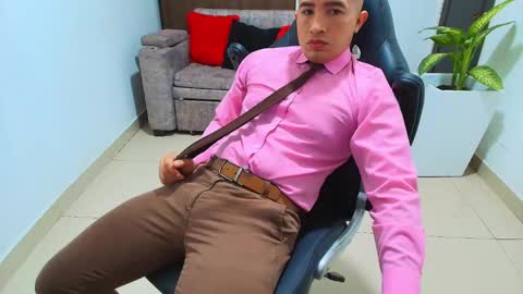 Snapshot of sebastian_oconnor77 chatting on 02-22-25, 12:40 juan sebastian online show from 02-22-25, 12:40