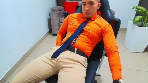 Snapshot of sebastian_oconnor77 chatting on 02-26-25, 06:32 juan sebastian online show from 02-26-25, 06:32