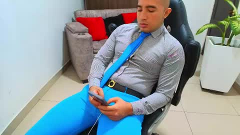 Snapshot of sebastian_oconnor77 chatting on 03-05-25, 03:18 juan sebastian online show from 03-05-25, 03:18