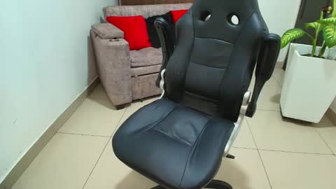 Snapshot of sebastian_oconnor77 chatting on 03-07-25, 04:00 juan sebastian online show from 03-07-25, 04:00