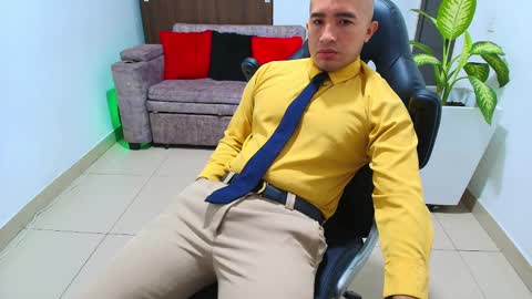 Snapshot of sebastian_oconnor77 chatting on 03-10-25, 12:15 juan sebastian online show from 03-10-25, 12:15