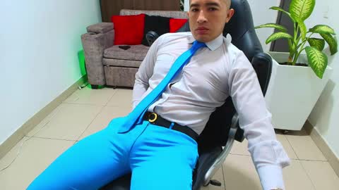 Snapshot of sebastian_oconnor77 chatting on 03-12-25, 12:04 juan sebastian online show from 03-12-25, 12:04