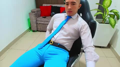 Snapshot of sebastian_oconnor77 chatting on 03-12-25, 03:07 juan sebastian online show from 03-12-25, 03:07