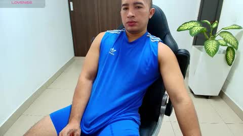 Snapshot of sebastian_oconnor77 chatting on 10-23-25, 12:59 juan sebastian online show from 10-23-25, 12:59