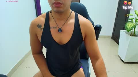 Snapshot of sebastian_oconnor77 chatting on 03-30-26, 12:39 juan sebastian online show from 03-30-26, 12:39