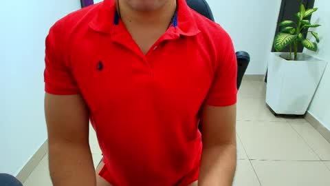 Snapshot of sebastian_oconnor77 chatting on 05-06-26, 12:32 juan sebastian online show from 05-06-26, 12:32