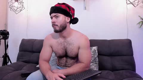 Snapshot of sebastianvilla__ chatting on 12-12-24, 01:28 Instagram jeanpaulfit online show from 12-12-24, 01:28