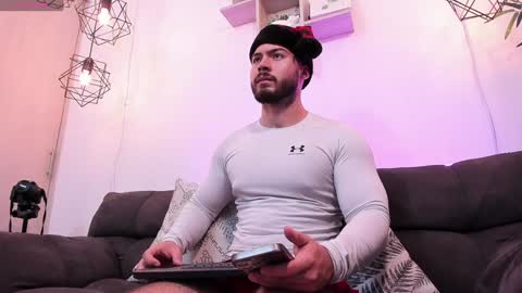 Snapshot of sebastianvilla__ chatting on 12-14-24, 06:30 Instagram jeanpaulfit online show from 12-14-24, 06:30