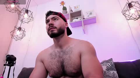 Snapshot of sebastianvilla__ chatting on 12-18-24, 04:06 Instagram jeanpaulfit online show from 12-18-24, 04:06