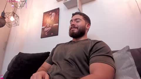 Instagram jeanpaulfit  online show from 10-06-25, 09:56