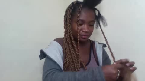 Snapshot of secil3274 chatting on 06-11-26, 01:05 secil3274 online show from 06-11-26, 01:05