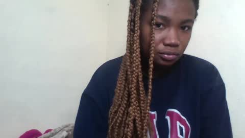Snapshot of secil3274 chatting on 06-12-26, 12:15 secil3274 online show from 06-12-26, 12:15
