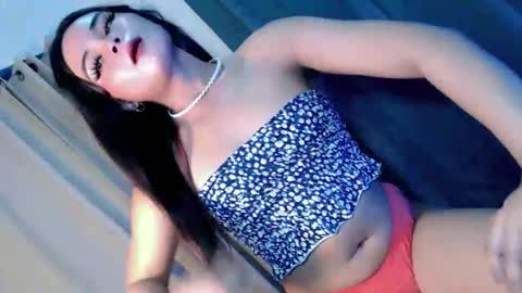 Snapshot of secret_affair18 chatting on 10-15-25, 01:28 kwen online show from 10-15-25, 01:28