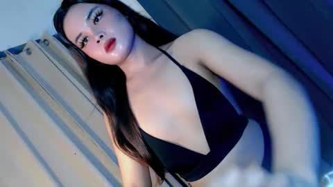 Snapshot of secret_affair18 chatting on 10-18-25, 11:27 kwen online show from 10-18-25, 11:27