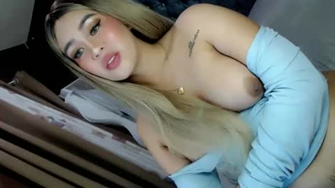 Chloe online show from 01-26-25, 03:59