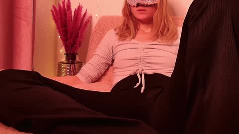 Snapshot of secretanni chatting on 12-25-24, 12:05 Anni online show from 12-25-24, 12:05