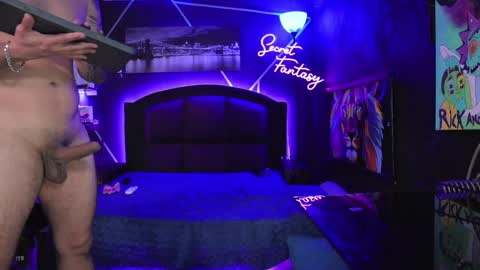 Kiki and Max online show from 12-24-24, 10:39