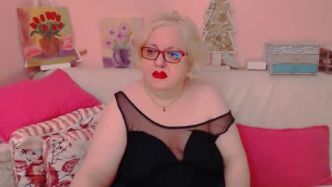 Snapshot of secretloverbbw chatting on 09-12-25, 07:03 Alice online show from 09-12-25, 07:03