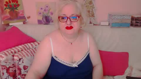 Snapshot of secretloverbbw chatting on 09-15-25, 08:31 Alice online show from 09-15-25, 08:31