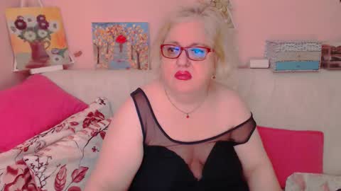 Snapshot of secretloverbbw chatting on 10-17-25, 07:16 Alice online show from 10-17-25, 07:16