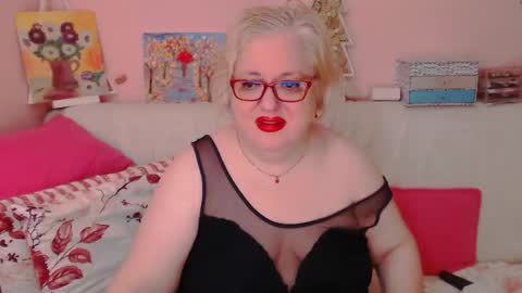 Snapshot of secretloverbbw chatting on 10-31-25, 07:26 Alice online show from 10-31-25, 07:26