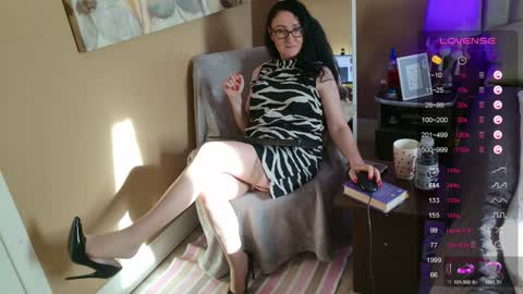 Mariot  Mery for short ..never call me PET NAMES in FREECHAT mom momy baby or sweety  online show from 01-05-25, 11:26