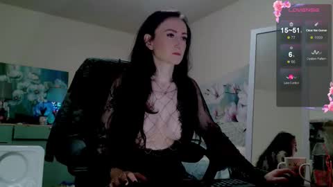 Snapshot of secretmistress01 chatting on 12-22-25, 04:31 Mariot Mery for short ..never call me PET NAMES in FREECHAT mom momy baby or sweety online show from 12-22-25, 04:31