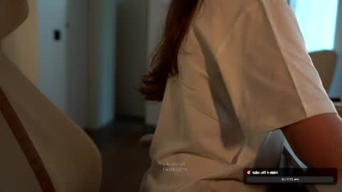 Eliz online show from 06-19-26, 06:12