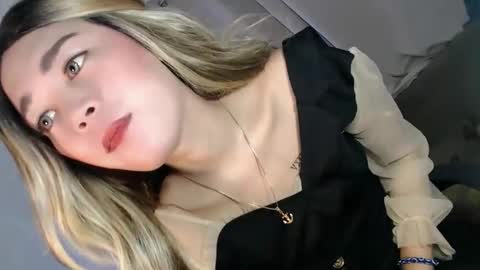 Snapshot of seducing_angela chatting on 09-15-25, 11:38 seducing_angela online show from 09-15-25, 11:38