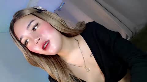 Snapshot of seducing_angela chatting on 11-13-25, 01:26 seducing_angela online show from 11-13-25, 01:26