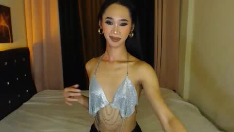 Snapshot of seductive_ashly chatting on 04-26-26, 01:25 ashly online show from 04-26-26, 01:25