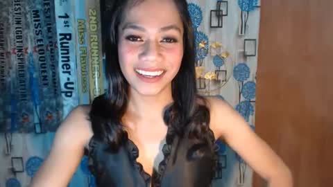 Snapshot of seductive_jessxx chatting on 04-10-26, 03:34 Jess online show from 04-10-26, 03:34