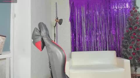 Snapshot of seductive_she_wolf chatting on 12-08-24, 11:35 seductive_she_wolf online show from 12-08-24, 11:35