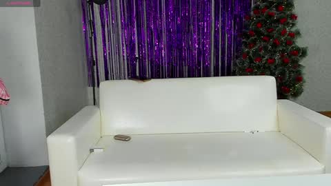 Snapshot of seductive_she_wolf chatting on 12-13-24, 01:55 seductive_she_wolf online show from 12-13-24, 01:55