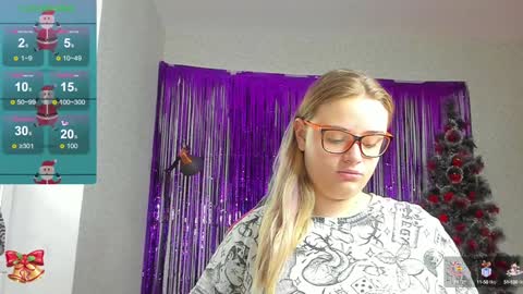 Snapshot of seductive_she_wolf chatting on 12-21-24, 09:44 seductive_she_wolf online show from 12-21-24, 09:44