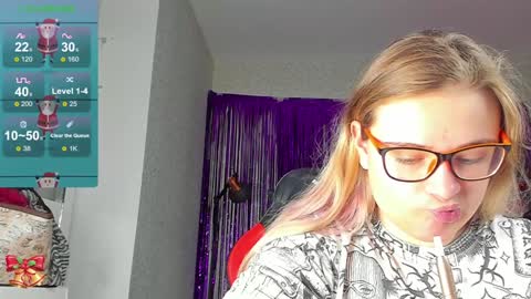 Snapshot of seductive_she_wolf chatting on 12-21-24, 05:40 seductive_she_wolf online show from 12-21-24, 05:40