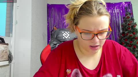 Snapshot of seductive_she_wolf chatting on 12-23-24, 07:06 seductive_she_wolf online show from 12-23-24, 07:06