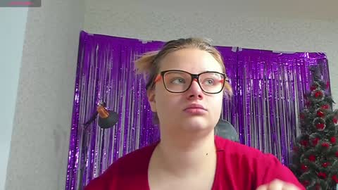 Snapshot of seductive_she_wolf chatting on 12-25-24, 12:37 seductive_she_wolf online show from 12-25-24, 12:37