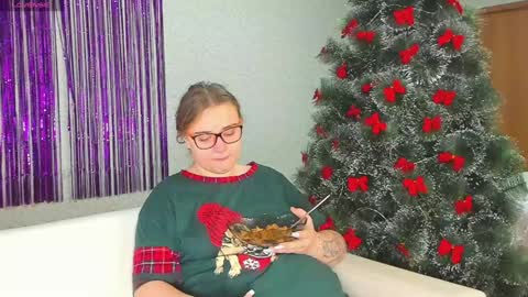 Snapshot of seductive_she_wolf chatting on 12-27-24, 12:23 seductive_she_wolf online show from 12-27-24, 12:23