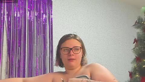 Snapshot of seductive_she_wolf chatting on 12-29-24, 03:24 seductive_she_wolf online show from 12-29-24, 03:24