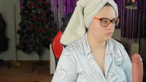 Snapshot of seductive_she_wolf chatting on 02-05-25, 10:51 seductive_she_wolf online show from 02-05-25, 10:51