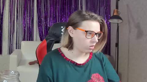Snapshot of seductive_she_wolf chatting on 02-09-25, 07:30 seductive_she_wolf online show from 02-09-25, 07:30